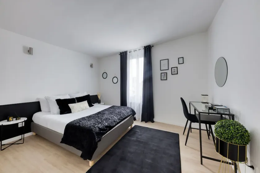Le Ying & Le Yang Triplex, 4 minutes from the train station 🚊 - Image 1