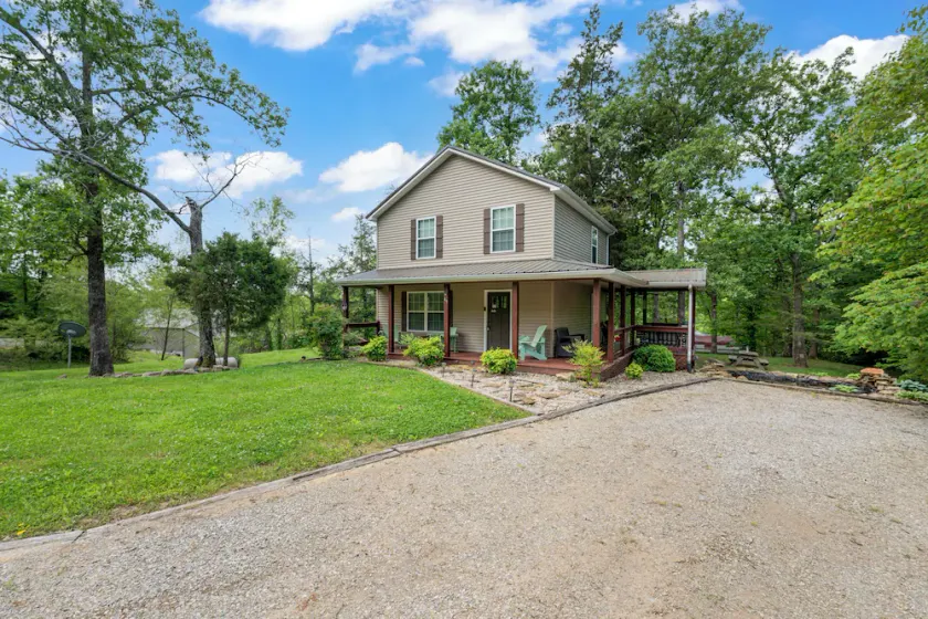 Charming! Private and cozy Nolin Lake cottage near Mammoth Cave National Park. - Image 1