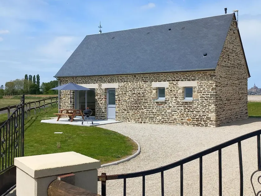 Charming house near Mont St-Michel, 3 bedrooms, enclosed garden - Image 1