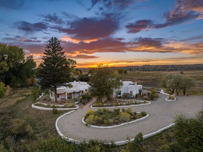 Gem Hacienda-Taos-Luxe Home-9 bedrooms-Sleeps 30-Book Now! - Image 1
