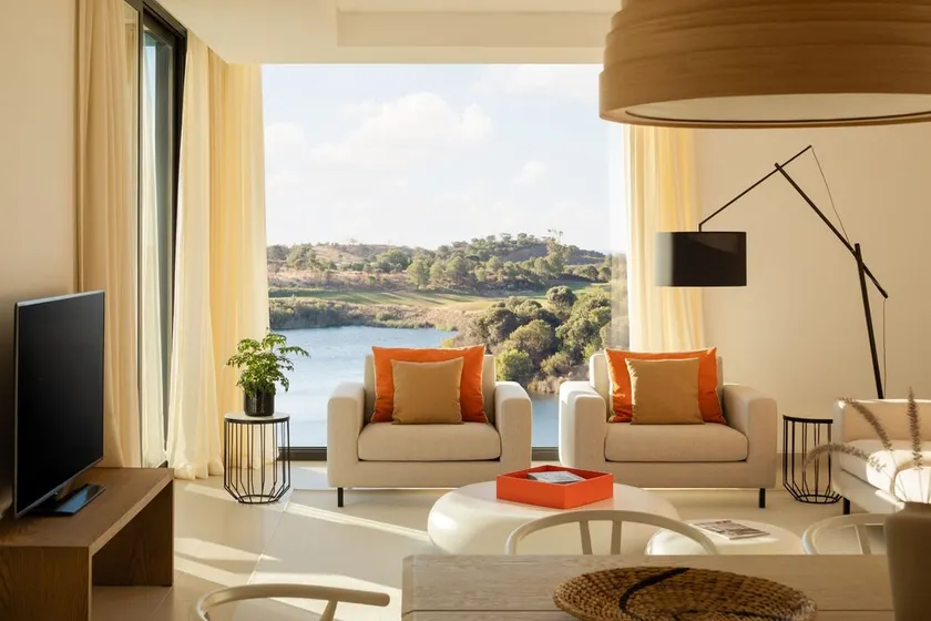 Monte Rei 3 bed Penthouse Apt - Image 1