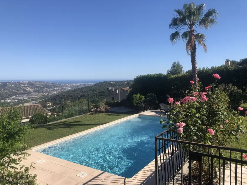 Au Centre de la Côte Dazur Villa Familiale Avec Piscine au Calme - Image 1