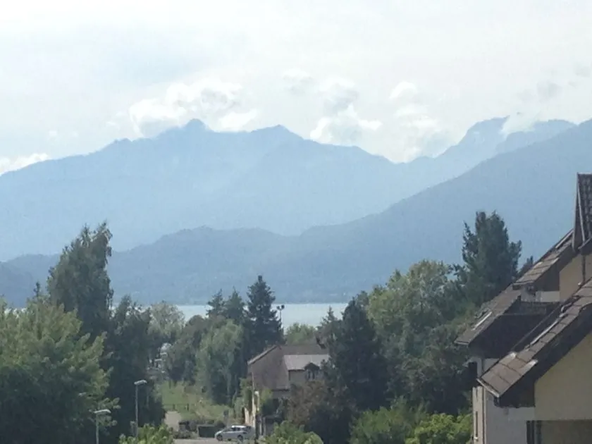 Type 2 avec terrasse situé plein sud avec vue sur le lac d'Annecy à 300 metres - Image 1