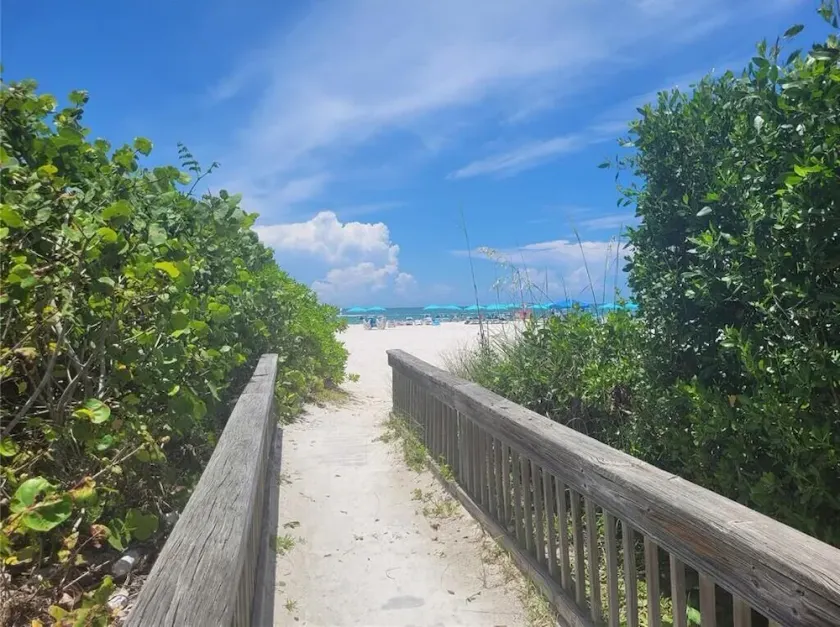 Updated Condo steps to beach access & Gulf view off Lanai, walk to St. Armands - Image 1