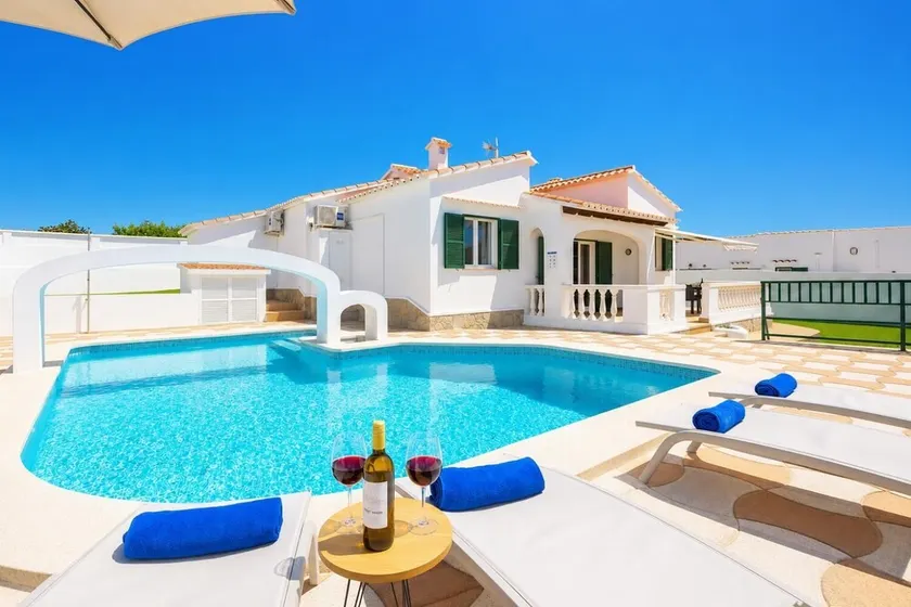 Villa Eugenia Large Private Pool AC WiFi - Image 1