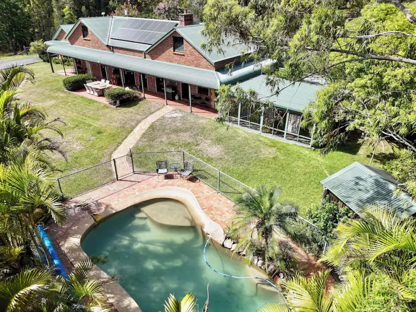 Easter on the Farm. Farm stay close to beaches. sleeps 21. - Image 1