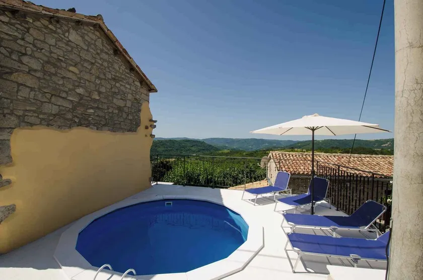 Ferienhaus mit Pool und Klimaanlage - Image 1
