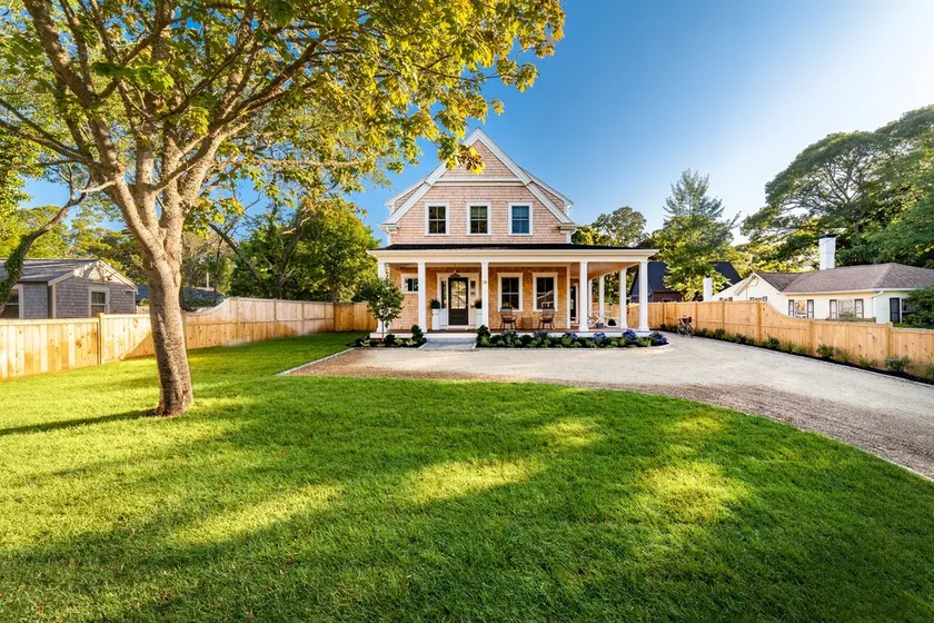 New 4-bedroom House with Swimming Pool–Just a 10-minute Walk to Town - Image 1