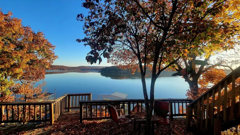 Lake Eufaula, Ok lakefront home with private boat dock in Arrowhead State Park - Image 1