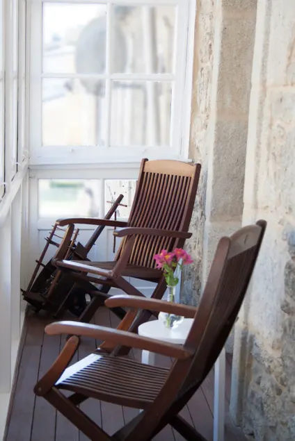APARTAMENTO CÉNTRICO Y ESPACIOSO CON GALERÍA ACRISTALADA - Image 1