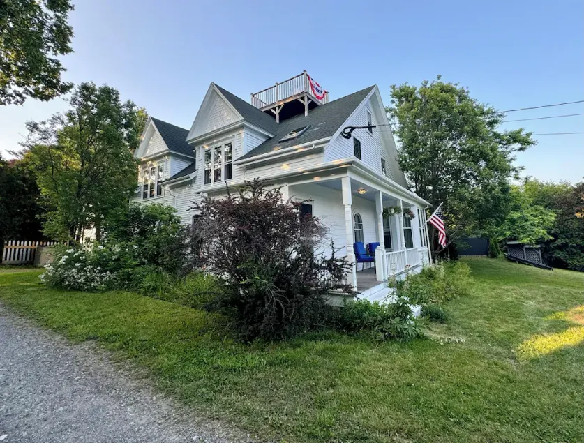 In-town 5 Bedroom Victorian With Heated Pool - Image 1