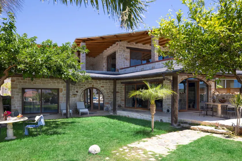 Villa Minoa just next to the Beach, with Surprising Sea and Mountain Views - Image 1