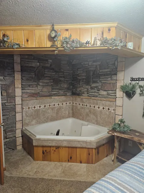 Ledgestone Farms-Quiet Country Apartment - Image 1