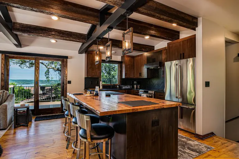 Near Big Cedar-Walkable Fun-Lake View-Hot Tub-Modern Luxury Decor-Free Attraction Tickets! - Image 1