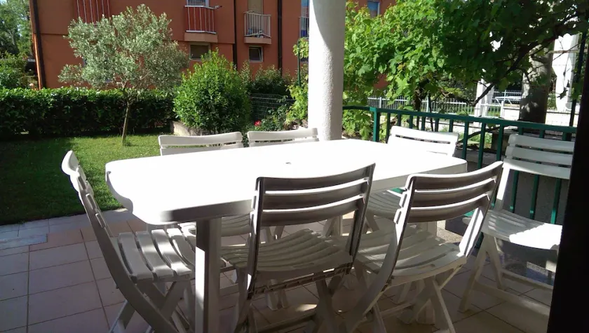 2-Zimmer-Ferienwohnung mit Terrasse Umag (A-6934-b) - Image 1