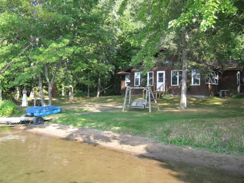 Genoplev somrene din ungdom på smukke Deer Lake Wi - Image 1