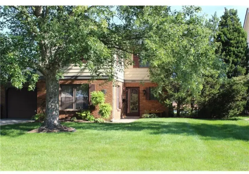 3933 S Valley Brook Drive · ✪ Ed's Englewood well furnished home ✪ - Image 1