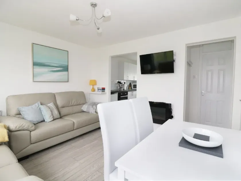 Modern  Superior Chalet  5 min stroll Scratby Beach - handy for the Broads - Image 1