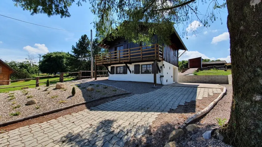 Chalet 'Le Chandeley' con terrazza privata, giardino privato e Wi-Fi - Image 1