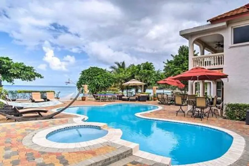 4br Beachfront Villa WiFi/Pool/Housekeeper/Cook - Image 1