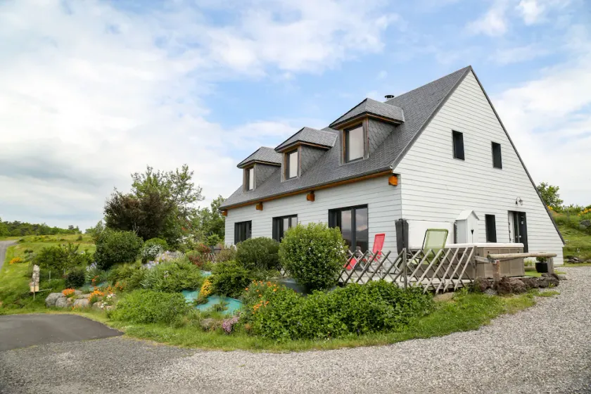 CHALET 136 m² - 4 * - 8 people - exceptional view of the Sancy - Image 1