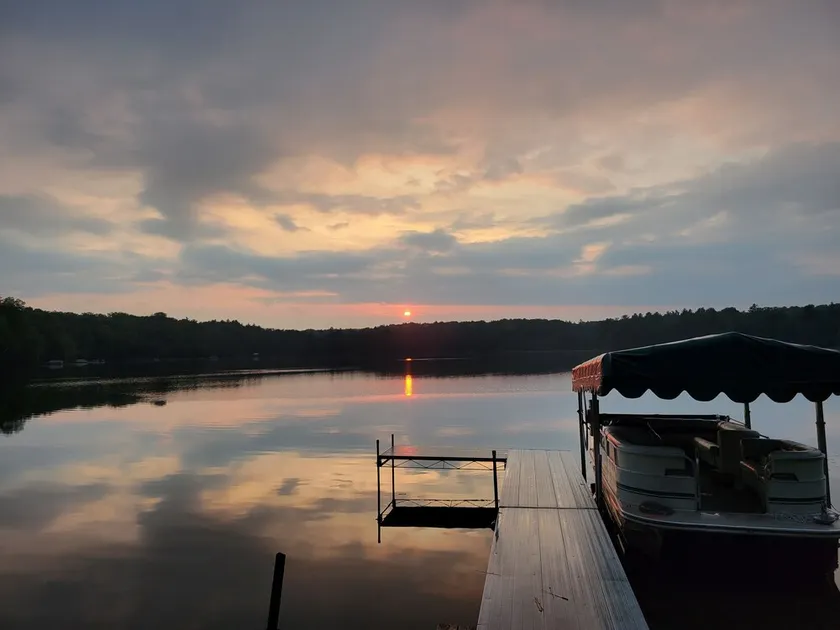 Stille lakeside hytte - Image 1