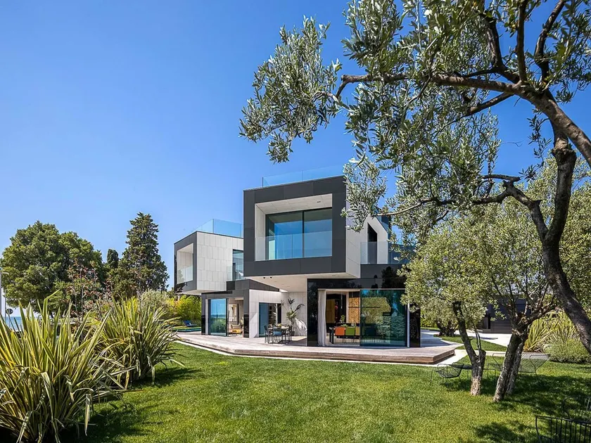 Striking Istria Villa | 5 Bedrooms | Villa Rojska | Beachfront Location | Sauna & Gym - Image 1