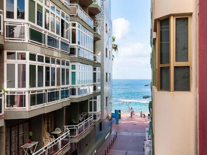 M&B IV Balcon by Las Canteras by VillaGranCanaria - Image 1
