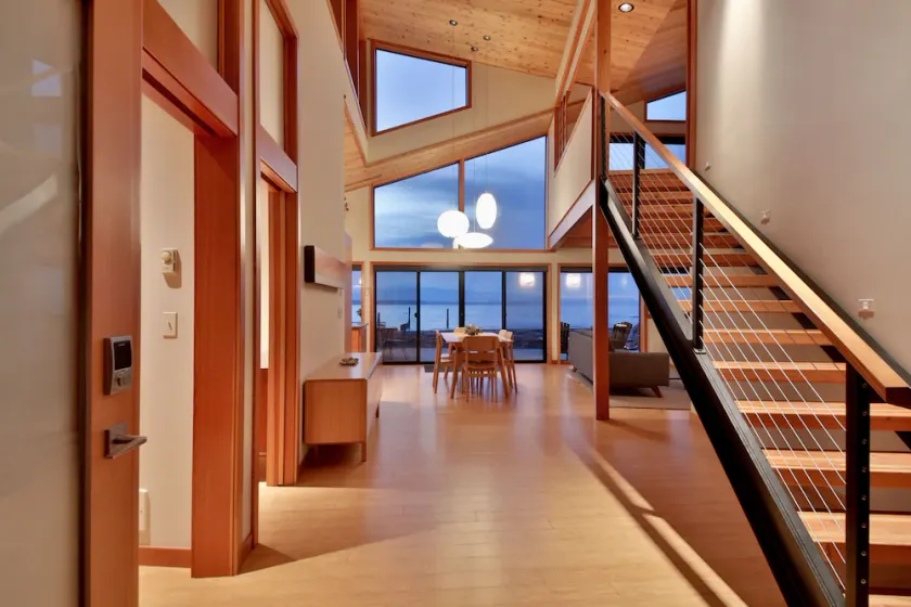 KINGFISHER BEACH HOUSE - WEST-FACING WATFRONT - SANDY BEACH - Image 1