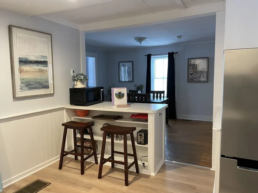 Large cozy and peaceful apartment walk anywhere - Image 1