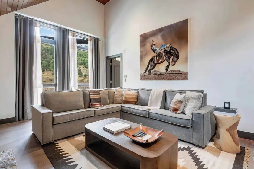 4 Bedroom + Den Luxury Residence at Solaris Residences - Image 1