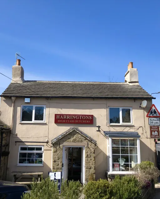 Newly refurbished, modern apartment in Hathersage, with parking - Image 1