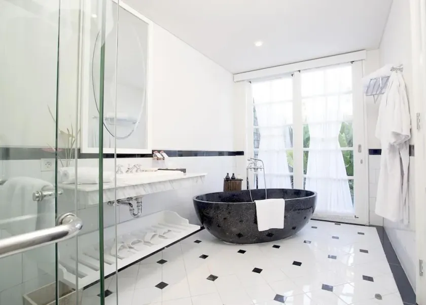 1 Bedroom Pool Suite - Image 1