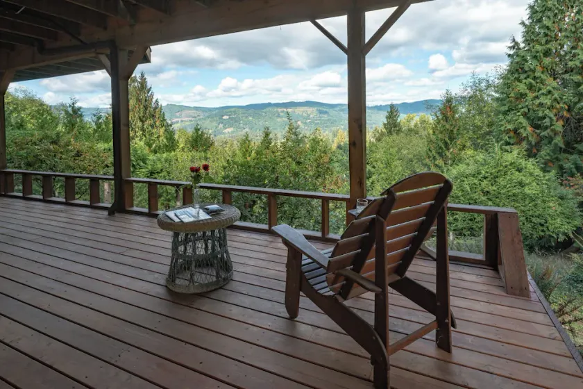 MapleRidge House: A BnB For All Seasons! - Image 1