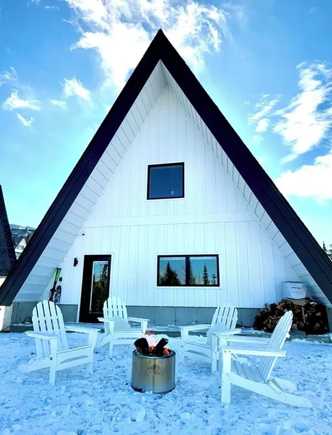Saddleback - Maine Alpin Haus beautiful trailside ski-in/ski-out A-Frame with mountain views - Image 1