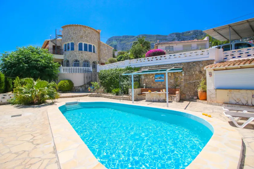 Villa in Denia with unbeatable views - Image 1