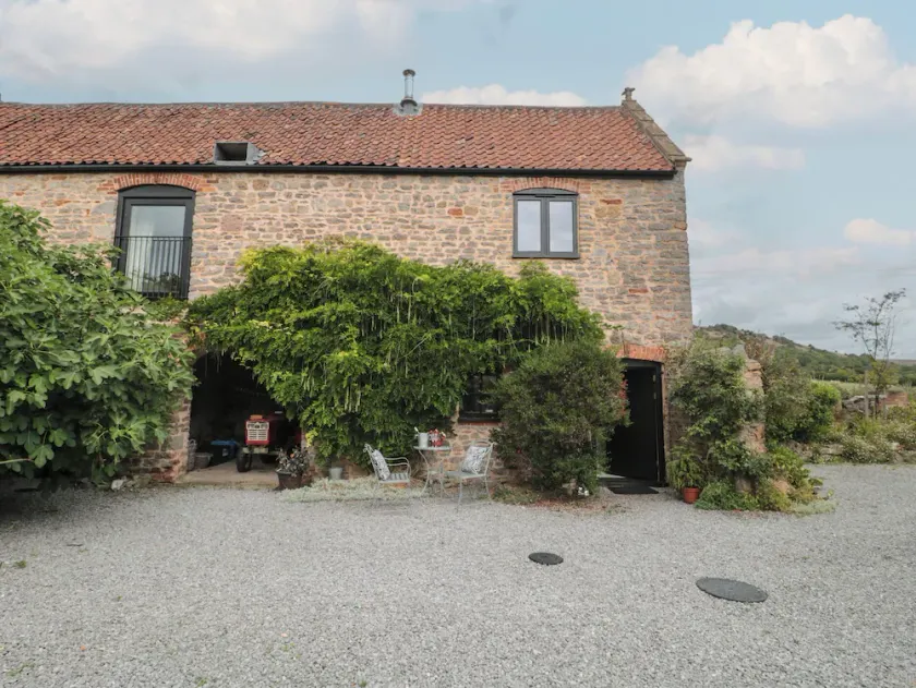 THE BARN, pet friendly, country holiday cottage in Compton Bishop - Image 1