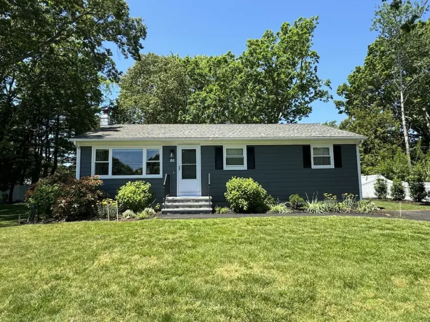 3 BR ranch on large, private lot with bocce court & outdoor shower - Image 1
