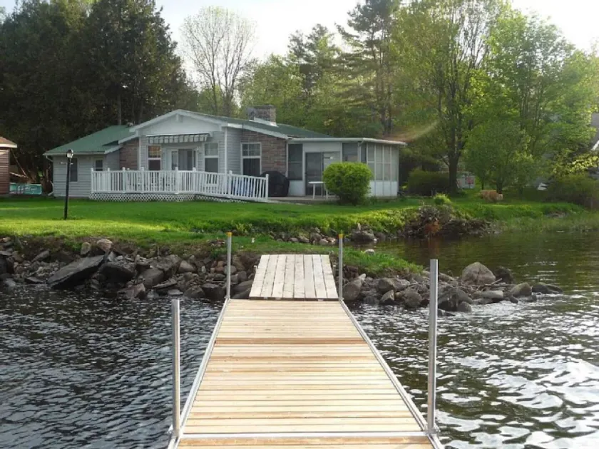 Calabogie Lake Waterfront Cottage - Image 1