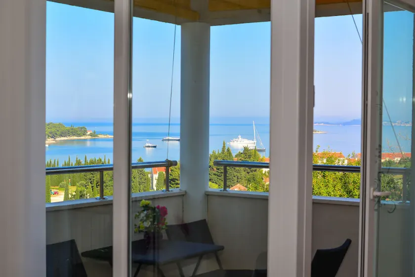 Charming 3 bdms A&M  Apartment in Cavtat,near beaches with free parking - Image 1