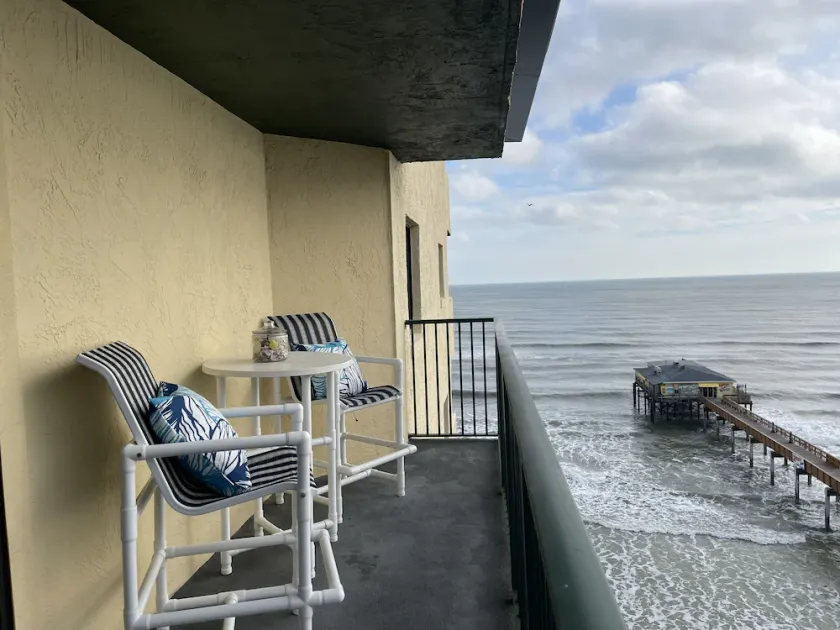 Beachfront piece of heaven! - Image 1