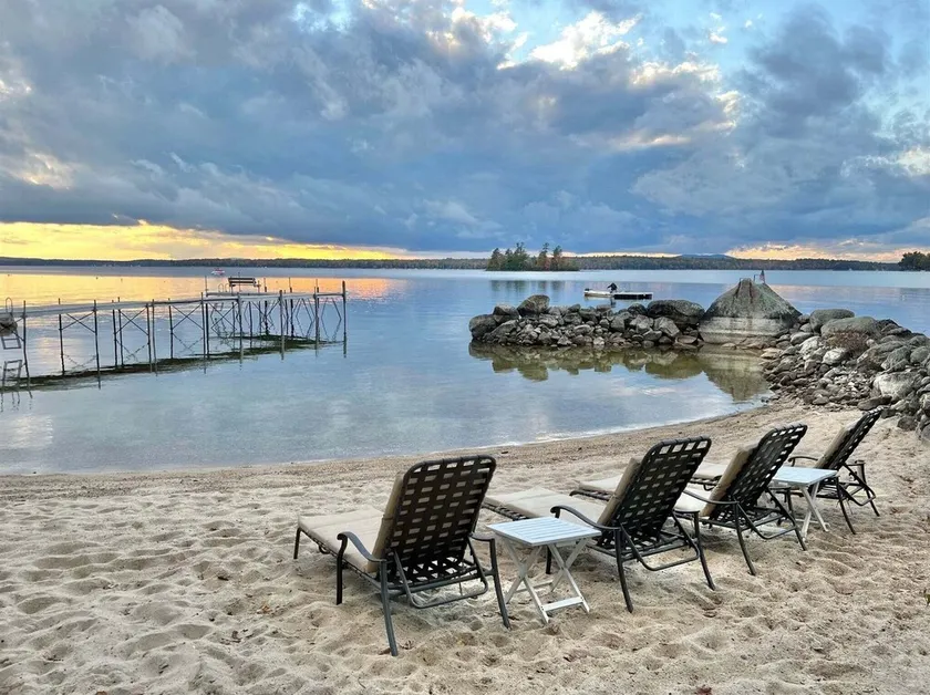 Beachside On Sebago Limit 6 2 Bedroom Villa - Image 1