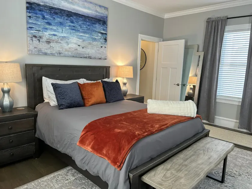 Downtown Plymouth Historic Waterfront Luxury Apartments Ocean View - Image 1