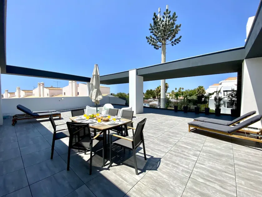 Tavira Grand Balcony With Pool by Homing - Image 1