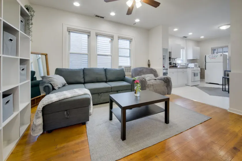 Walkable Chicago Retreat : Cozy 2BR w/ Porch : Near Transit, Dining & Stadiums - Image 1