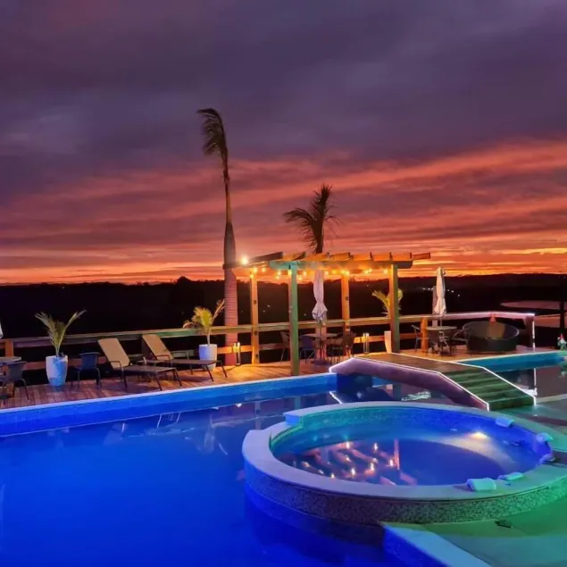 Chácara Arena JK com Piscina integrada com Sauna e Hidromassagem - Image 1