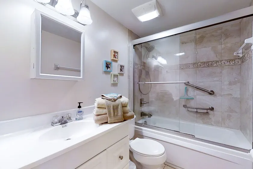 Fabulous oceanfront find in Flagler Beach w/shared pool, WiFi, central AC, W/D - Image 1