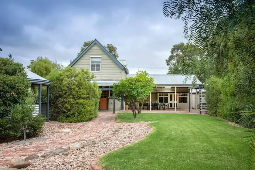 Willunga Cottage- Sleeps 6 Pool - Image 1