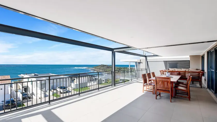 THE Palms Yamba - Overlooking Convent Beach - Holiday Yamba - Image 1