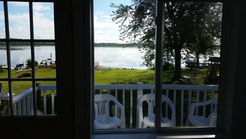 Have a restful vacation on Oneida Lake: full house, yard, and lakefront property - Image 1